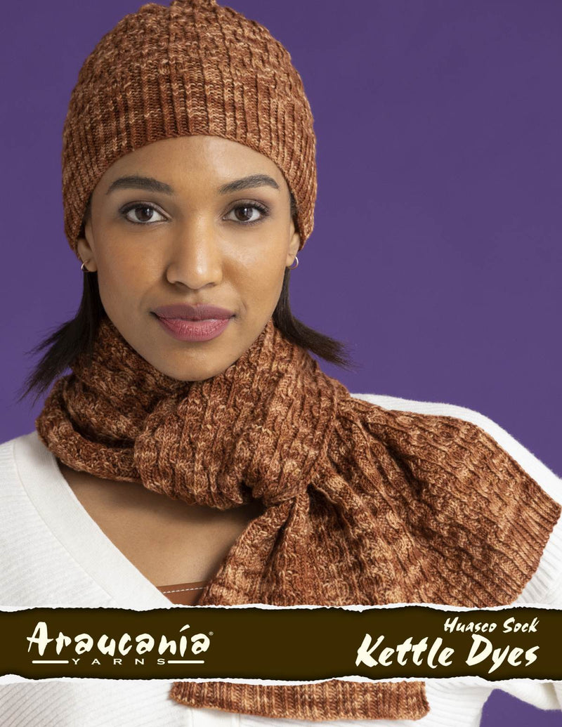 Huasco Sock Kettle Dyes - Laia Unisex Hat and Scarf in Englisch